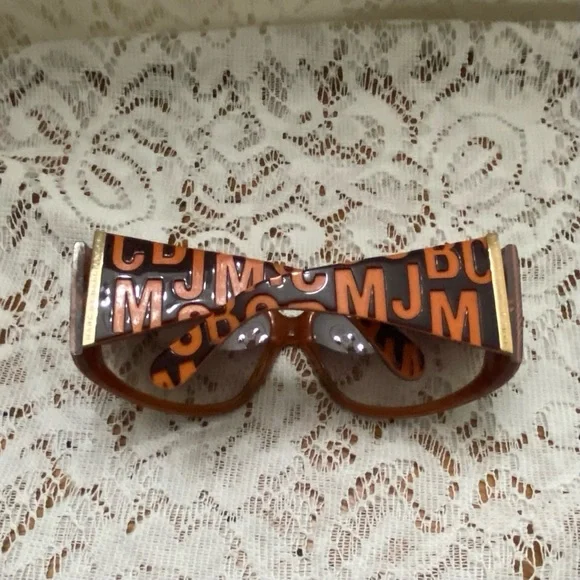 Vintage Marc Jacob’s Brownish Red Sunglasses Vintage Marc Jacob main image 3